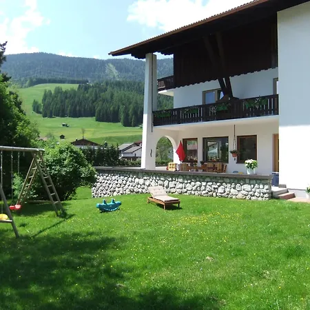 Haus Lusspark 게스트하우스 레르모스