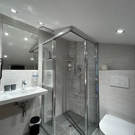 豪斯拉斯帕克酒店 招待所 3*