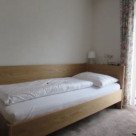 豪斯拉斯帕克酒店 莱尔莫斯